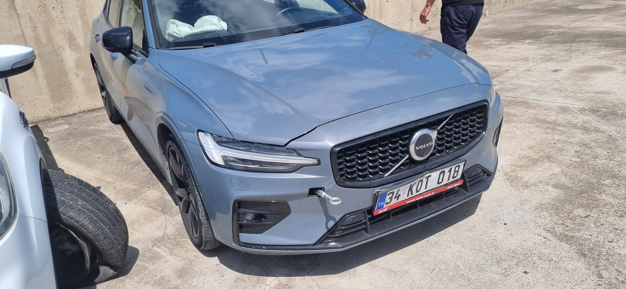 VOLVO S60 B5 AWD PLUS DARK | Autogong
