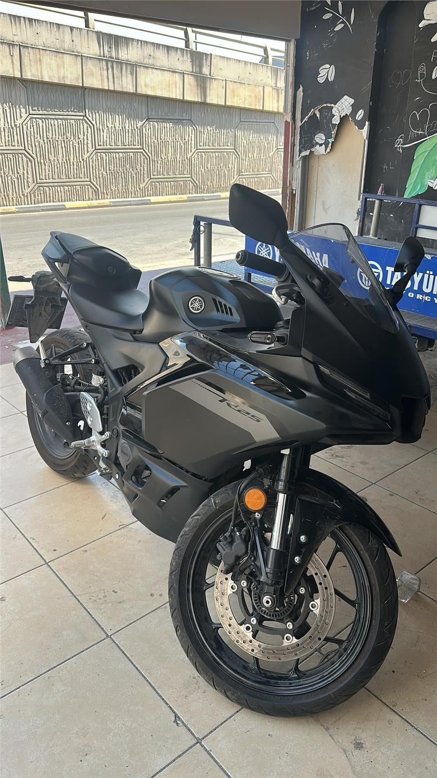 YAMAHA YZF R25 | Autogong