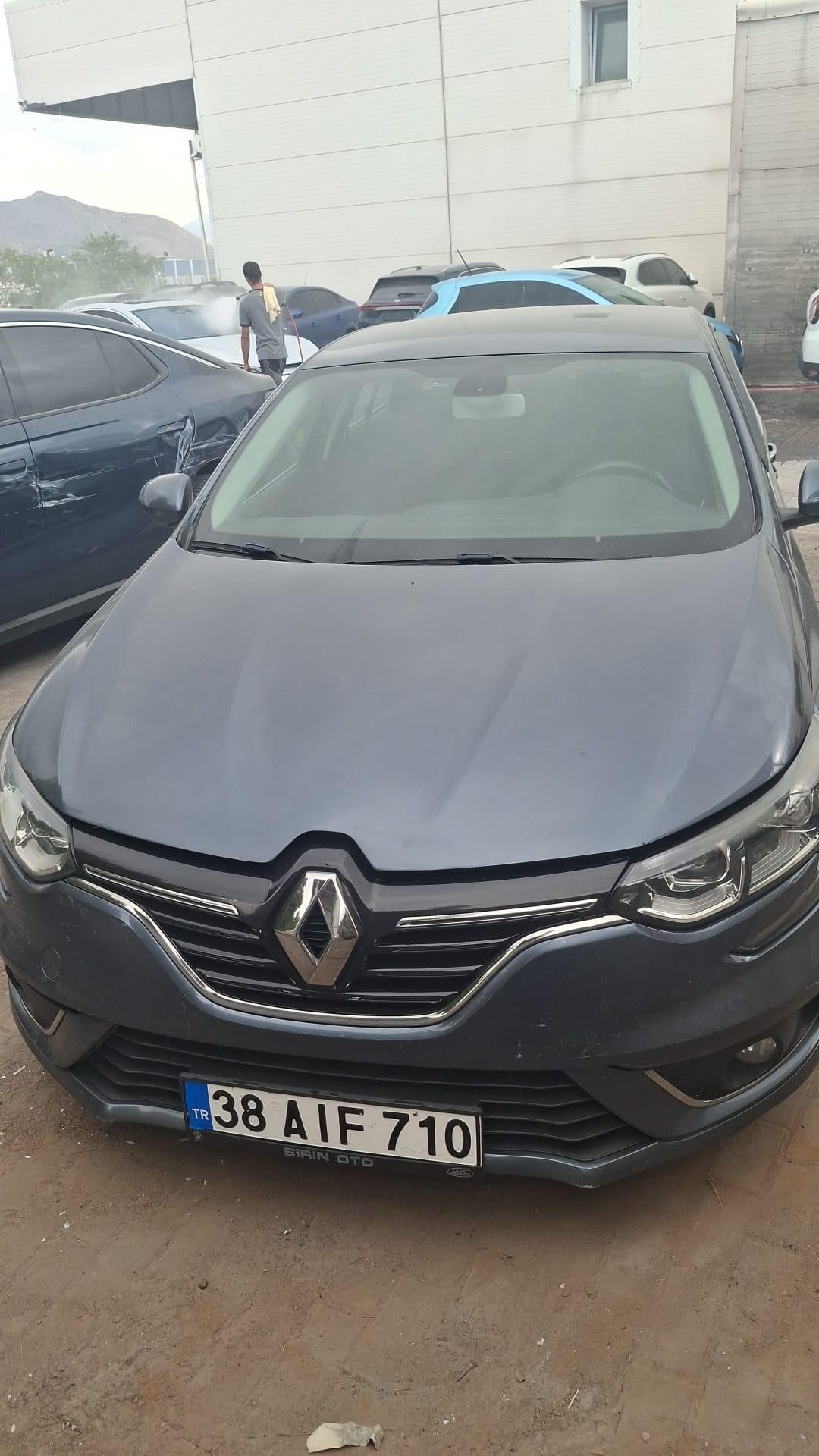 RENAULT MEGANE SEDAN 1.5 DCI 110 | Autogong