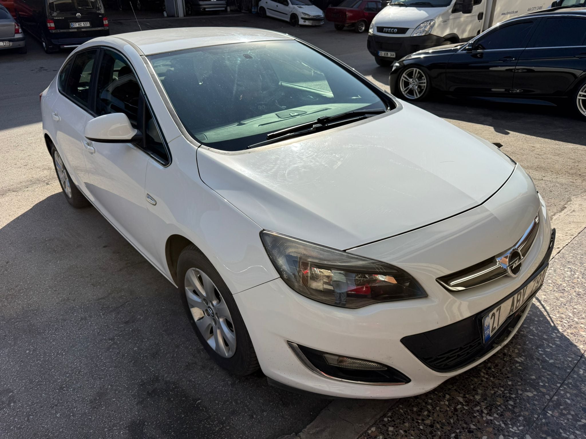 OPEL ASTRA SEDAN 1.6 115 EDITION | Autogong