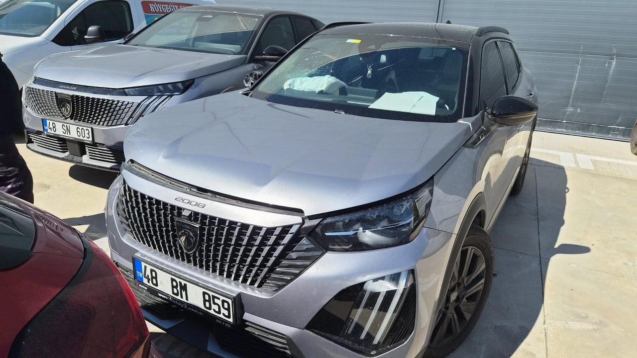 PEUGEOT 2008 GT 1.2 PURETECH 130 EAT8 FL | Autogong