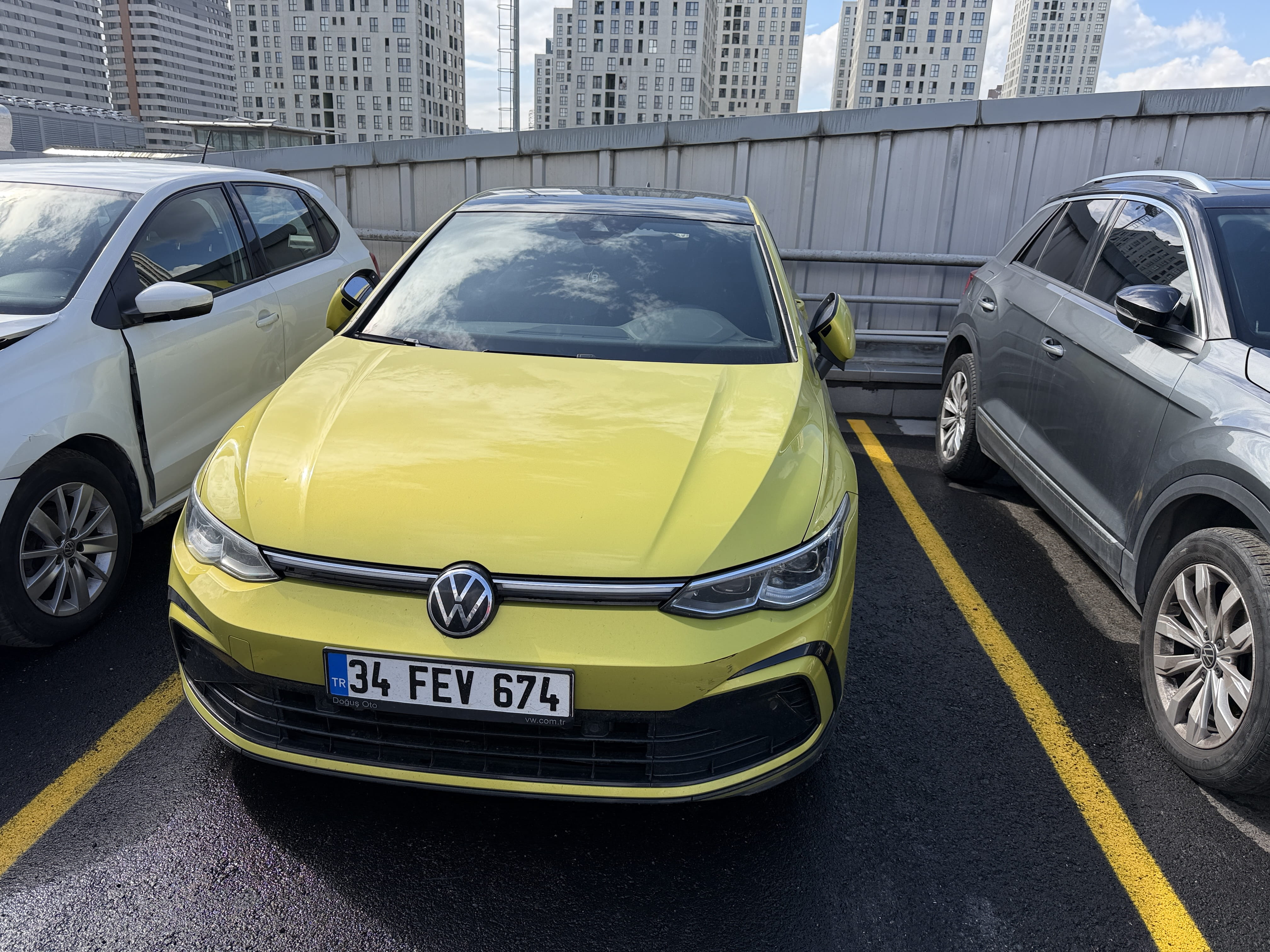 VOLKSWAGEN GOLF 1.5 eTSI 150 DSG R-LINE | Autogong