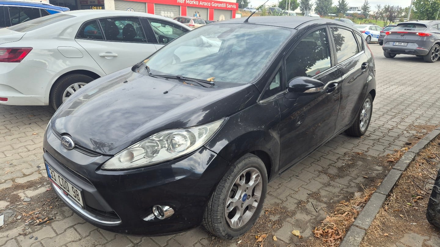 FORD FIESTA TITANIUM 5K 1.4i OV | Autogong